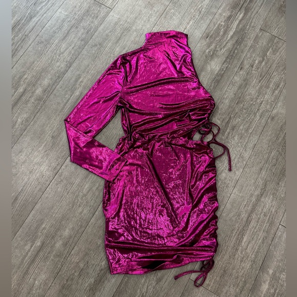 🌸BOUTIQUE pink metallic one shoulder dress ✨ - Picture 4 of 15